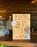 Manifesto Wanted Inciso su Legno - Personalizzato con Foto