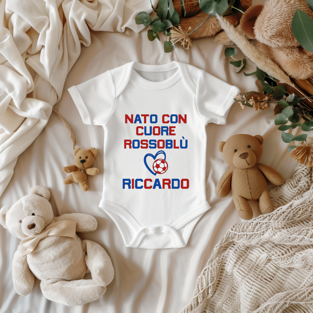 Body Neonato Milan “Nato con Cuore Rossoblù” – Personalizzato con Nome