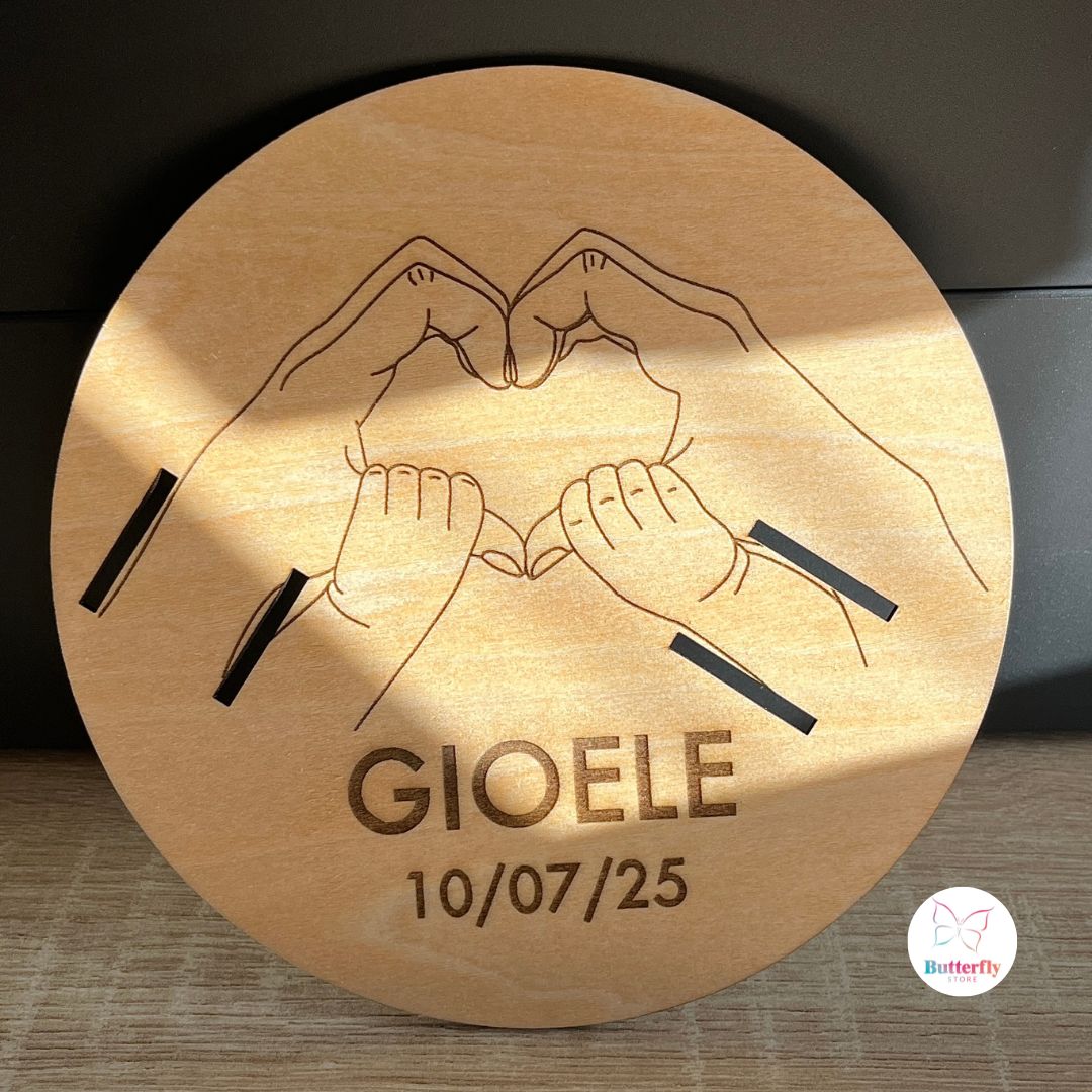 Targa Porta Bracciali Nascita In Legno Personalizzata - Mani Mamma E Neonato, Base Inclusa