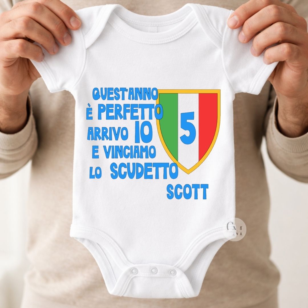 Body Neonato Napoli Campione d’Italia Personalizzato con Nome – Napoli Quinto Scudetto