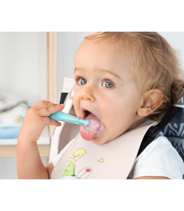 Cucchiaio In Silicone Azzurro Step 1 - Kiokids