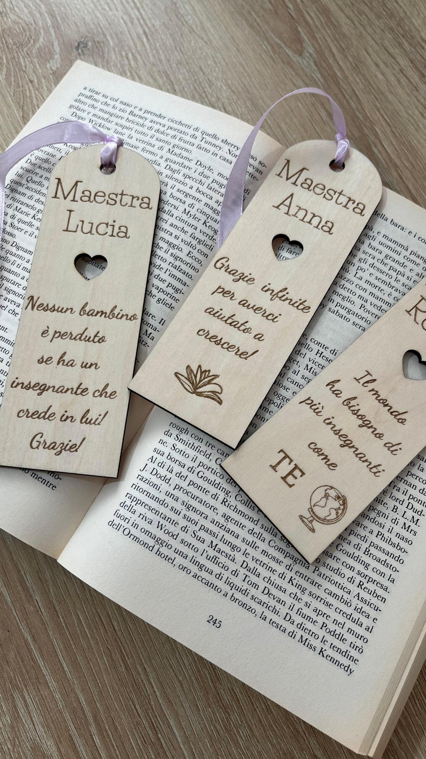Segnalibro Personalizzato in Legno per Maestra - Regalo Fine Anno Scolastico
