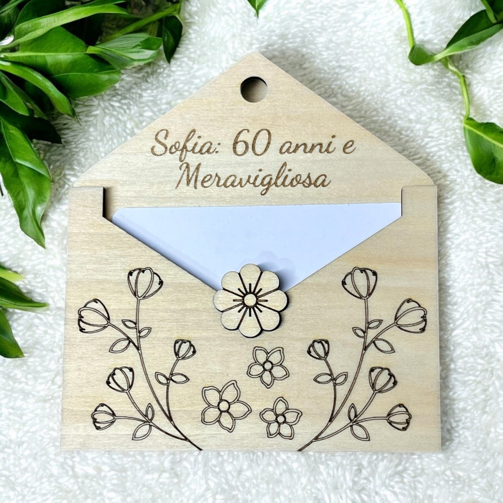 Busta Porta Buono Regalo in Legno Personalizzata – Idea Regalo per Nascita, Maestre, Battesimo, Compleanni...