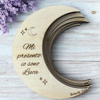 Set di 13 Targhe Milestones in Legno a Forma di Luna – Personalizzabili con Nome - Complimese