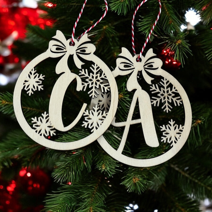 Palline Di Natale In Legno Con Iniziale - Decorazione Personalizzata per Albero di Natale