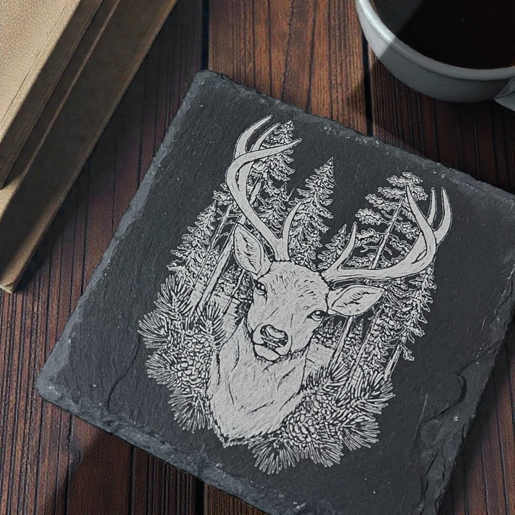 Sottobicchiere Quadrato in Ardesia Nera con Cervo Inciso
