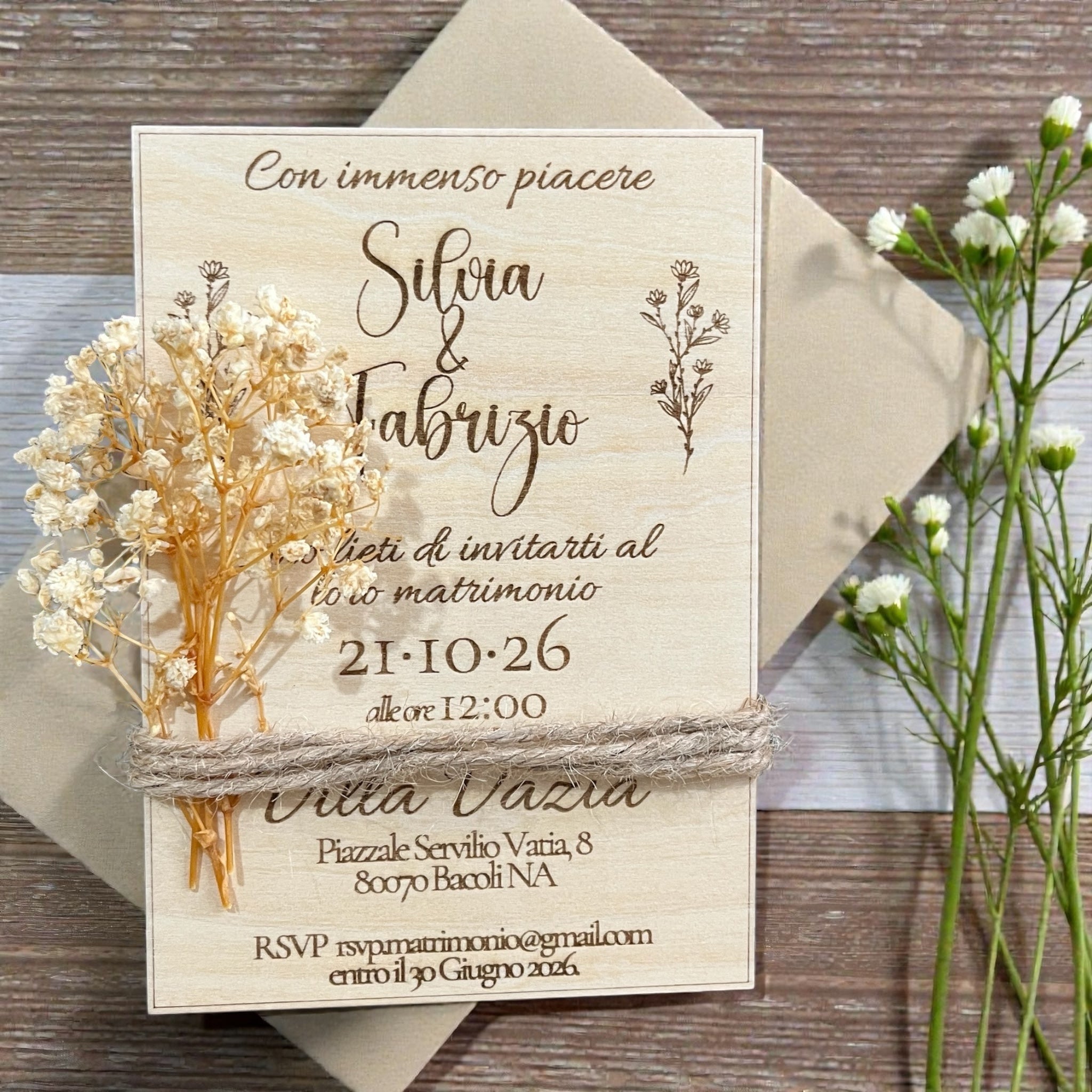 Inviti di Nozze in Legno Personalizzati con Gypsophila/Lavanda/Eucalipto