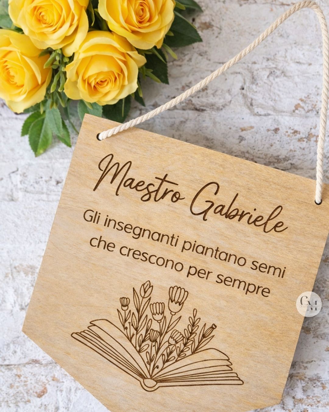 Targa Maestra/o Personalizzata in Legno con Nome, Cordino Bianco Incluso