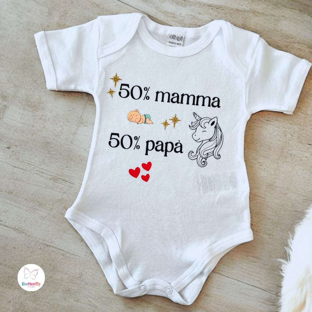 Body Neonato 50% Mamma 50% Papà  – Fantasie Diverse - Perfetto per Nascita, Baby Shower o Battesimo